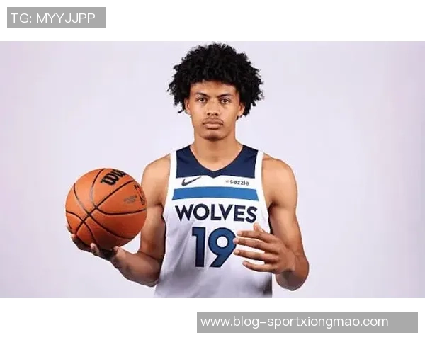 芬奇赞贝兰热打球风格强硬敏锐感知比赛局势令人印象深刻 芬奇赞贝兰热打球风格强硬敏锐感知比赛局势令人印象深刻