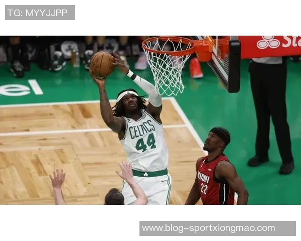 拼尽全力的杰明展现实力末节关键三分助球队逆转胜利